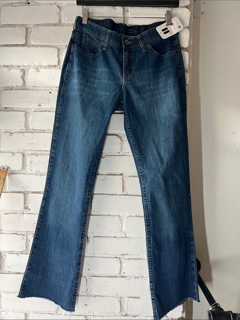 Classic Blue Women's Jeans fit and flare with taper waist to avoid a waist gap